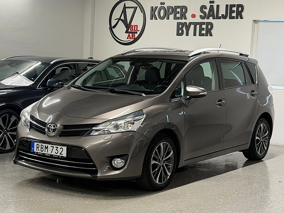 Toyota Verso 2 of 25