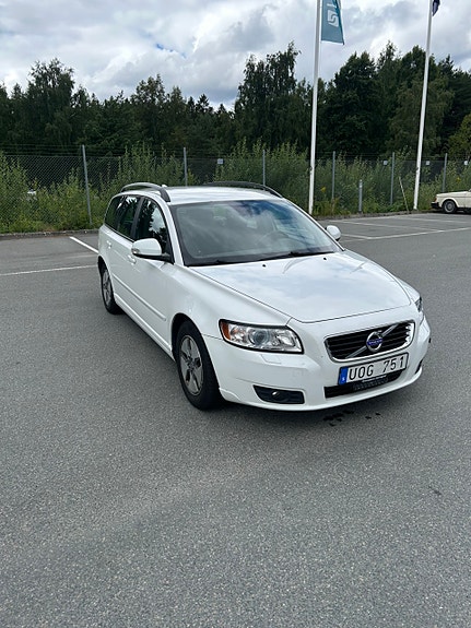 Volvo V50 2 of 6