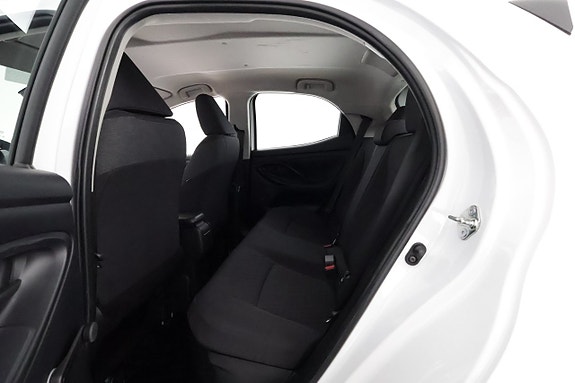 Toyota Yaris 12 of 24