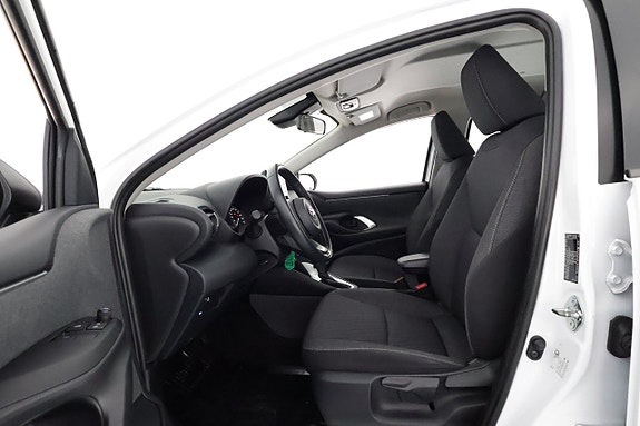 Toyota Yaris 10 of 24