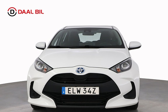 Toyota Yaris 2 of 24
