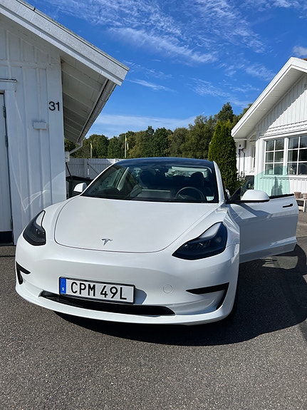 Tesla Model 3 2 of 10