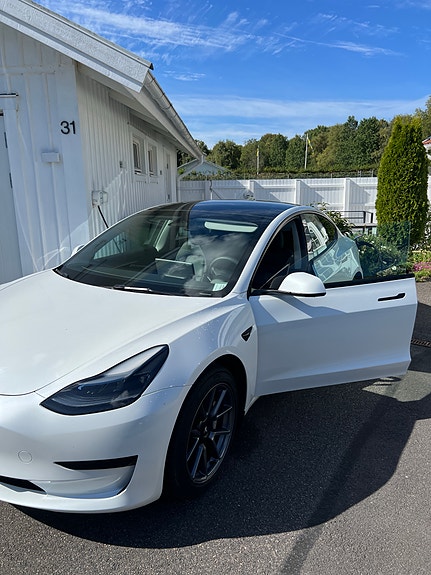 Tesla Model 3 3 of 10