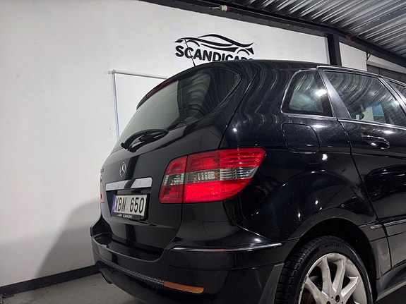 Mercedes-Benz B170 8 of 30