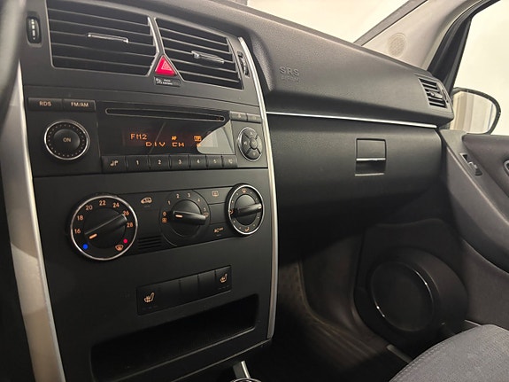 Mercedes-Benz B170 27 of 30