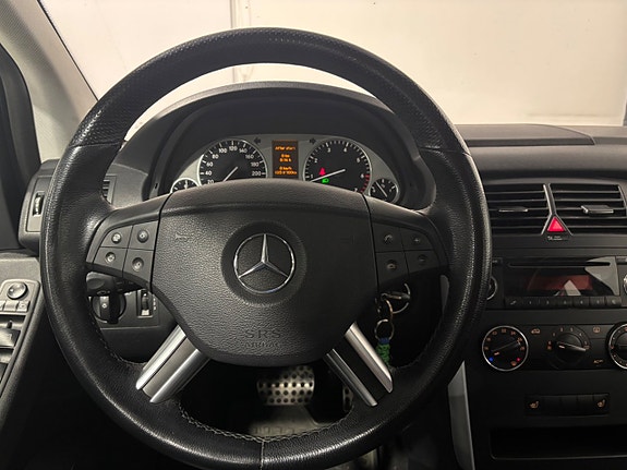 Mercedes-Benz B170 22 of 30