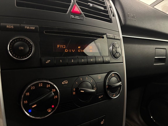 Mercedes-Benz B170 29 of 30