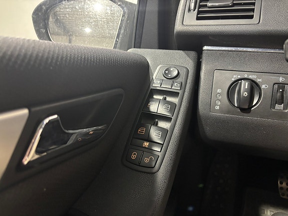 Mercedes-Benz B170 26 of 30