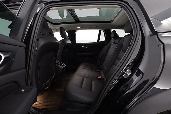 Volvo V60 Cross Country 12 of 27