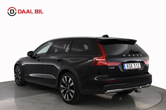 Volvo V60 Cross Country 8 of 27