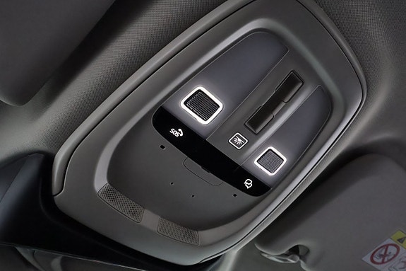 Volvo V60 Cross Country 24 of 27