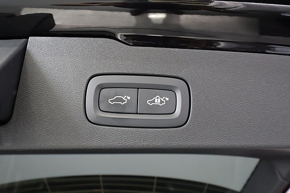 Volvo V60 Cross Country 27 of 27