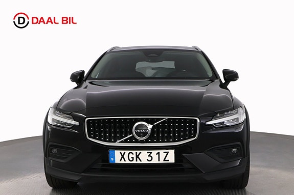 Volvo V60 Cross Country 2 of 27