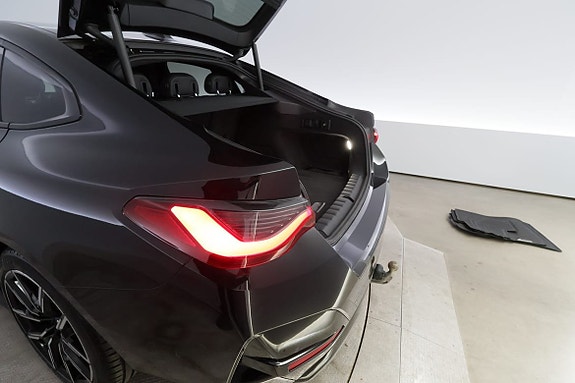 BMW i4 7 of 30