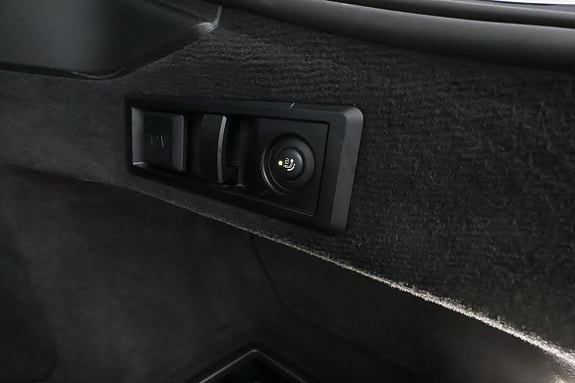 BMW i4 9 of 30