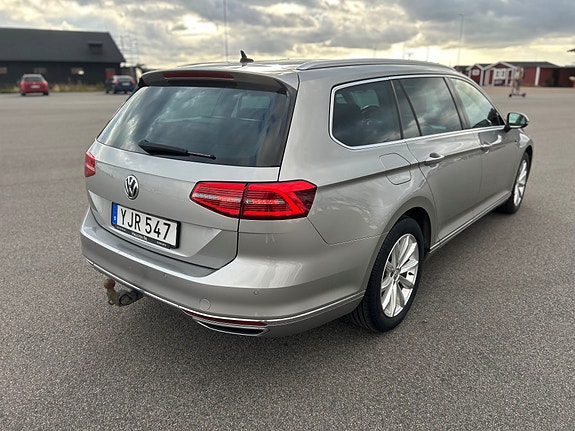 Volkswagen Passat 6 of 27