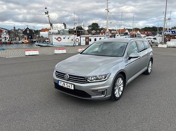 Volkswagen Passat 3 of 27
