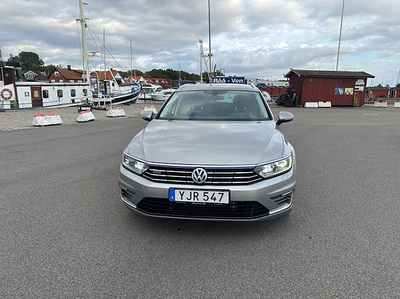 Volkswagen Passat 4 of 27