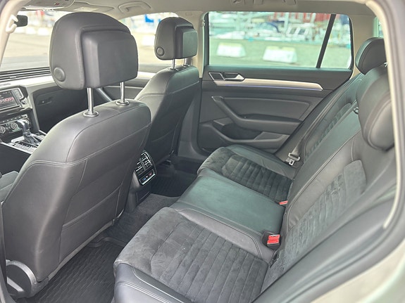 Volkswagen Passat 18 of 27
