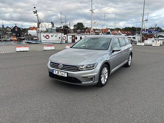 Volkswagen Passat 5 of 27