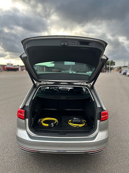 Volkswagen Passat 9 of 27