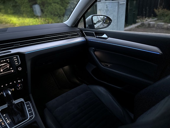 Volkswagen Passat 14 of 27