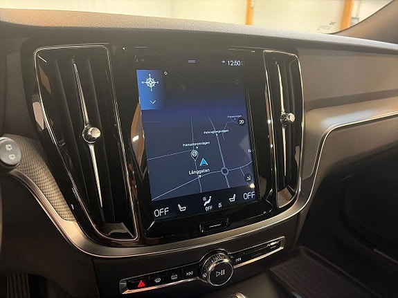 Volvo V60 Cross Country 6 of 13