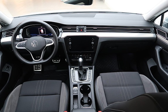 Volkswagen Passat Alltrack 7 of 13