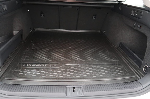 Volkswagen Passat Alltrack 13 of 13