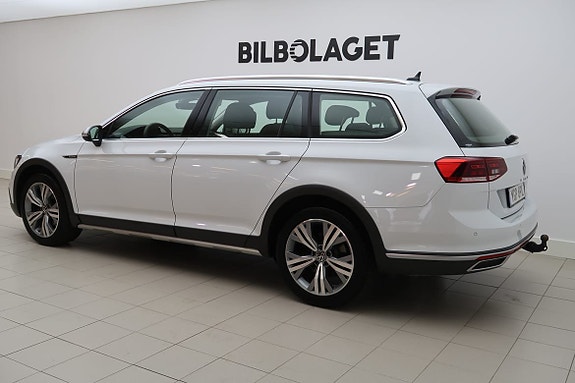 Volkswagen Passat Alltrack 3 of 13