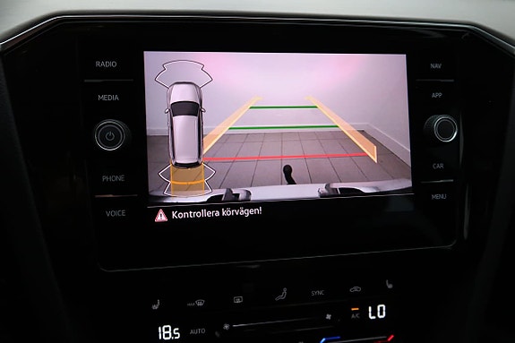 Volkswagen Passat Alltrack 12 of 13