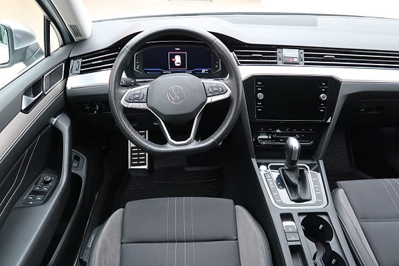 Volkswagen Passat Alltrack 6 of 13