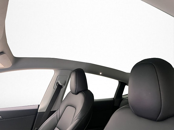 Tesla Model Y 11 of 27