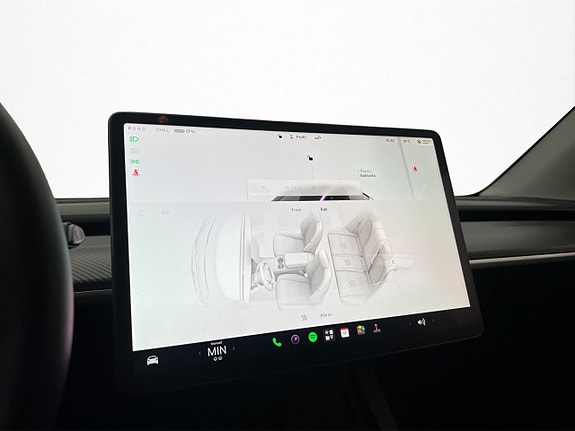 Tesla Model Y 16 of 27
