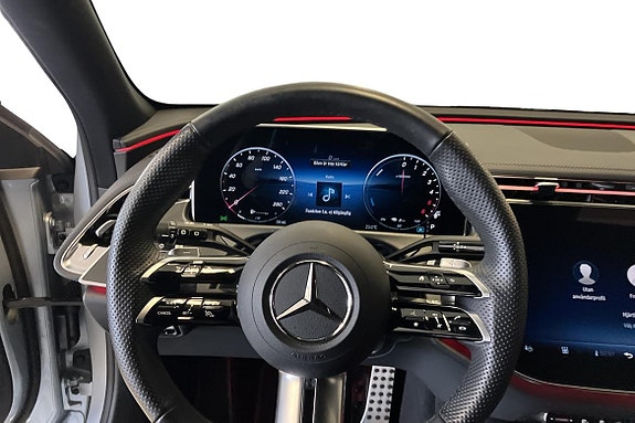 Mercedes-Benz E300 de 13 of 22
