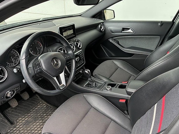 Mercedes-Benz A180 2 of 3