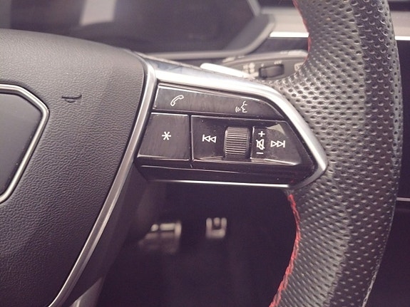 Audi Q8 20 of 21