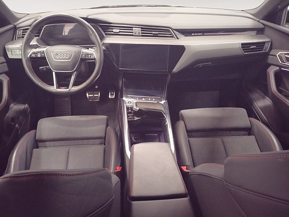Audi Q8 10 of 21