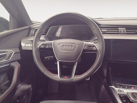 Audi Q8 12 of 21