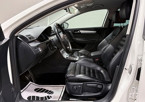 Volkswagen Passat Alltrack 10 of 20
