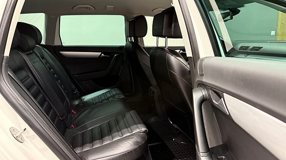 Volkswagen Passat Alltrack 17 of 20