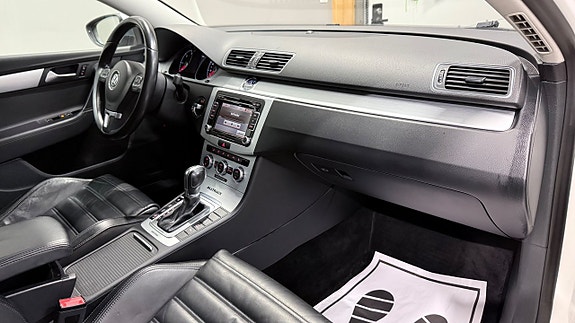 Volkswagen Passat Alltrack 14 of 20