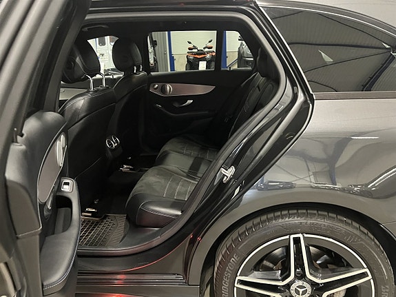 Mercedes-Benz C200 d 15 of 26