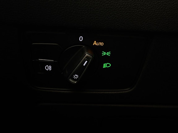 Volkswagen Passat 27 of 30