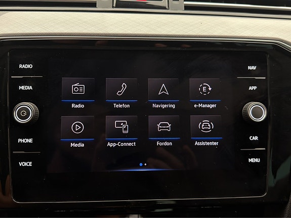 Volkswagen Passat 21 of 30