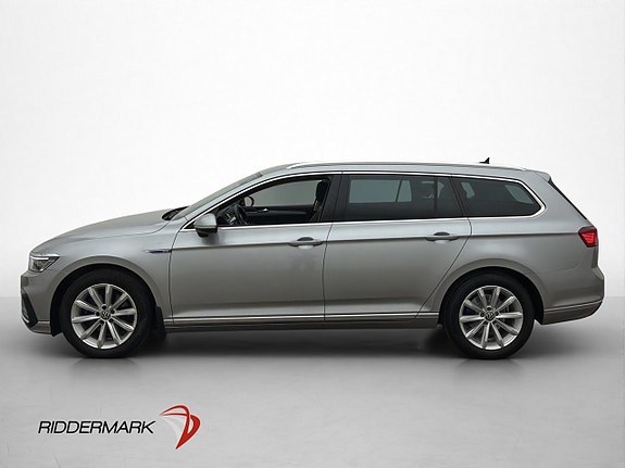 Volkswagen Passat 4 of 30