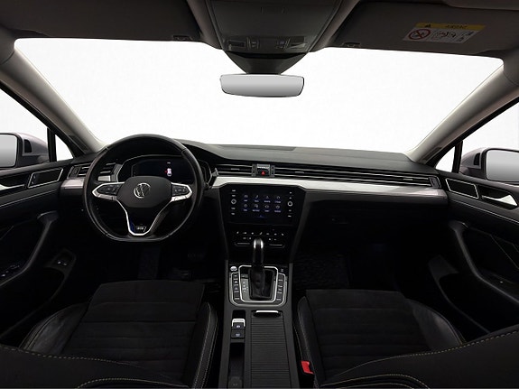 Volkswagen Passat 17 of 30