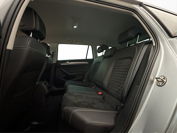 Volkswagen Passat 16 of 30