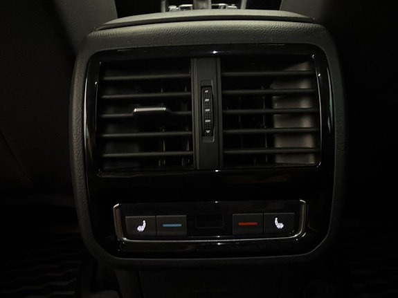 Volkswagen Passat 25 of 30