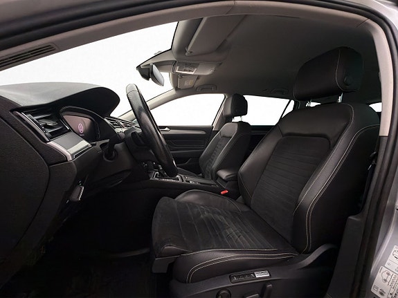 Volkswagen Passat 12 of 30